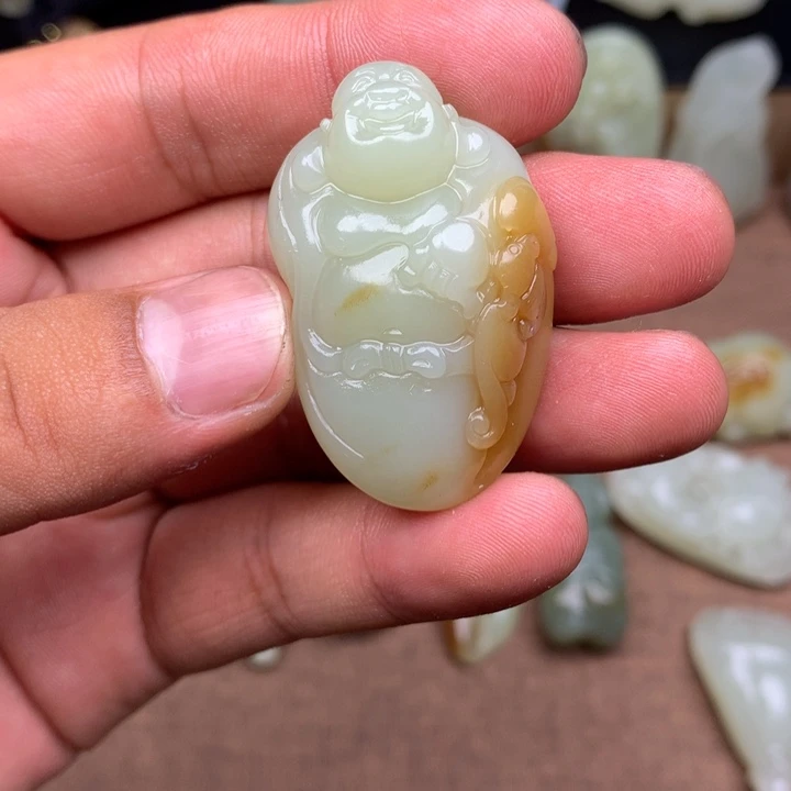 麦***菜颈饰未镶嵌和田玉
