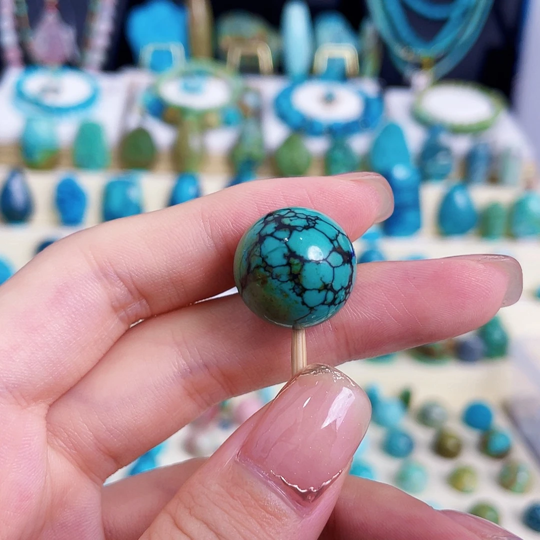 绿松石未镶嵌颈饰