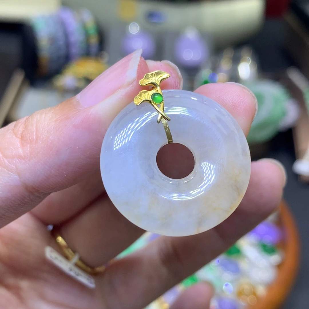 颈饰18K金镶嵌翡翠