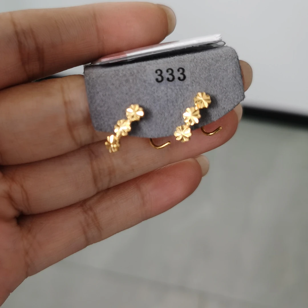足金999       耳钉花花1.96克