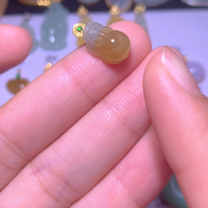 颈饰18K金镶嵌翡翠翡翠