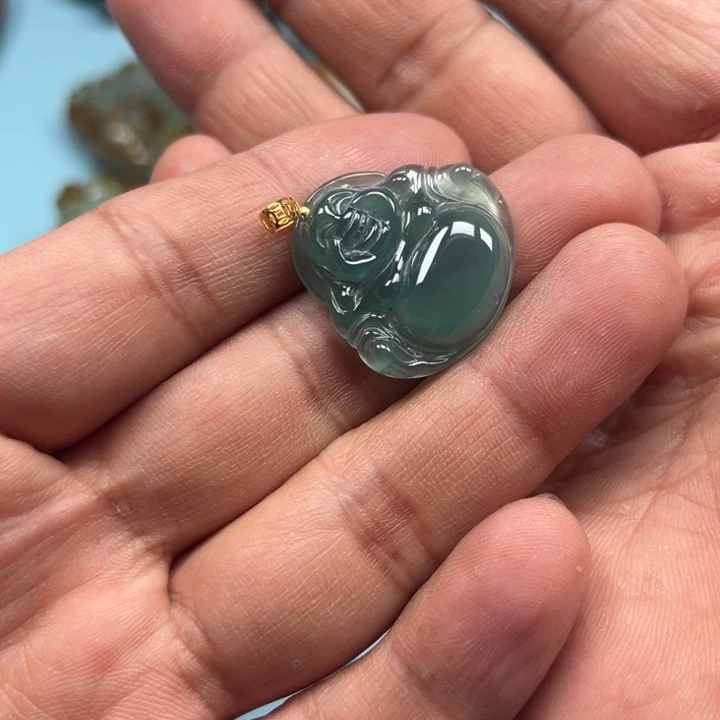 翡翠挂件18K金镶嵌佛公