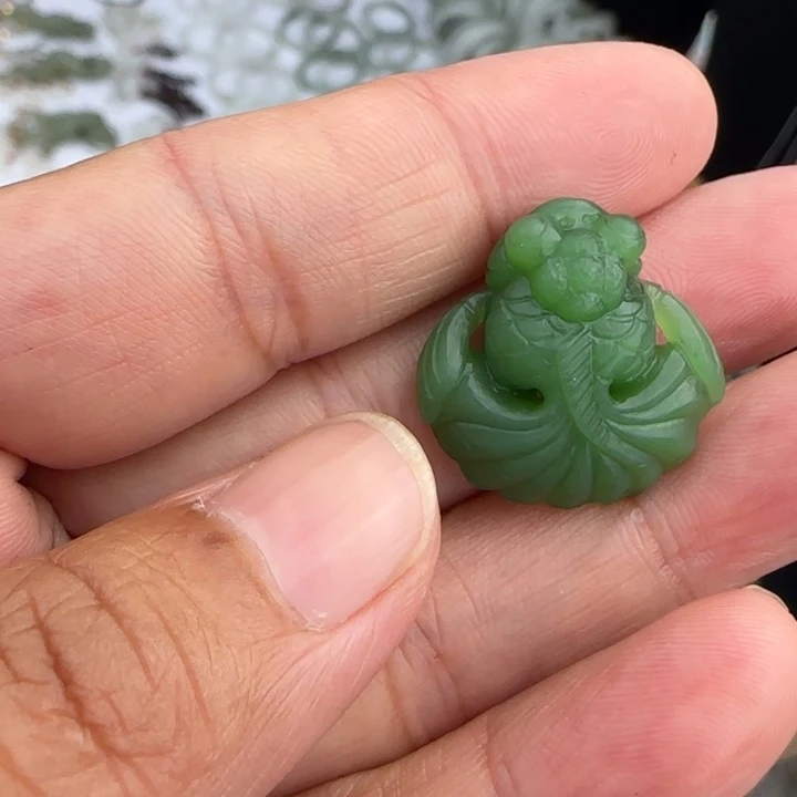湖***树和田玉未镶嵌颈饰