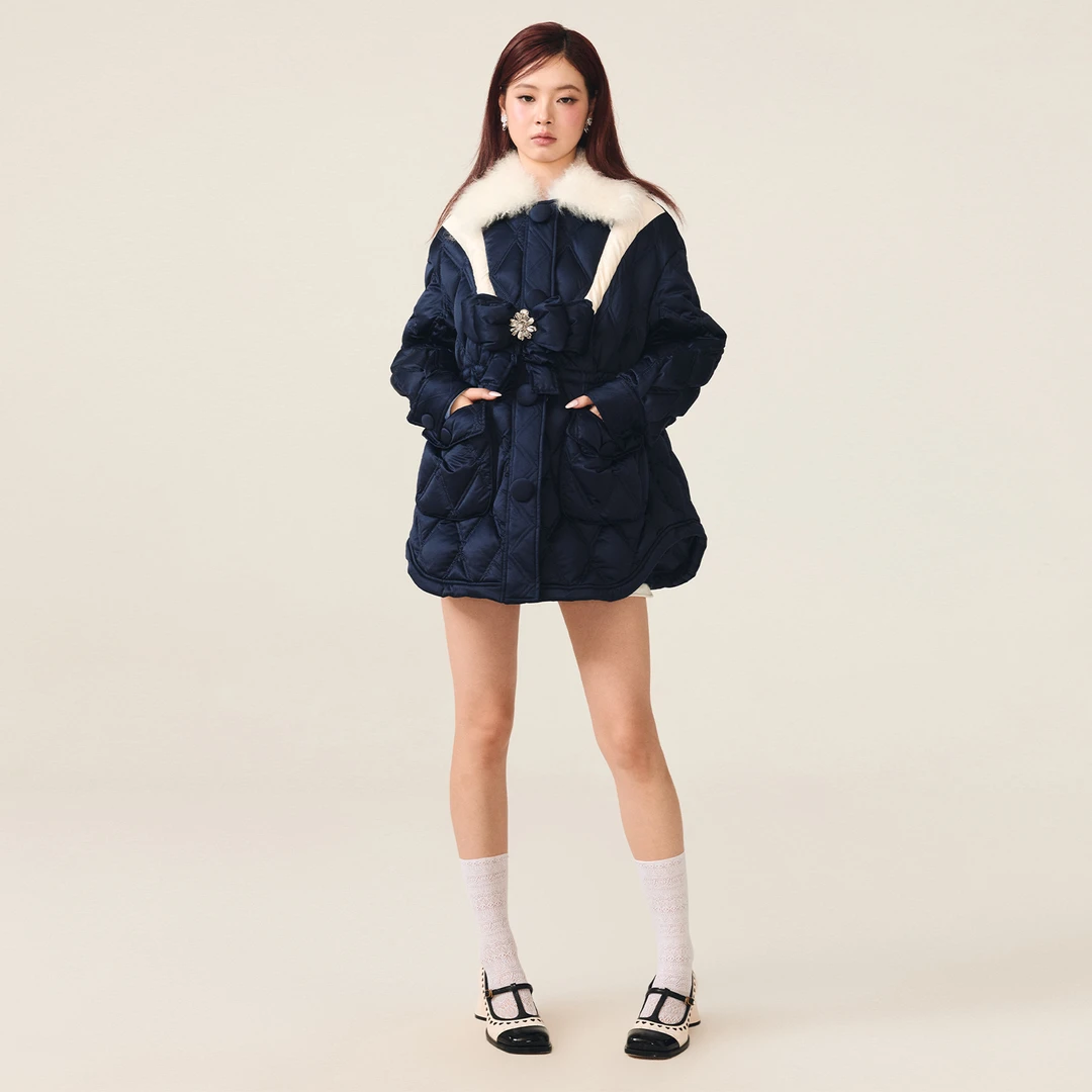 lefame拉飞姆2025冬季新款蝴蝶结装饰学院风羽绒服