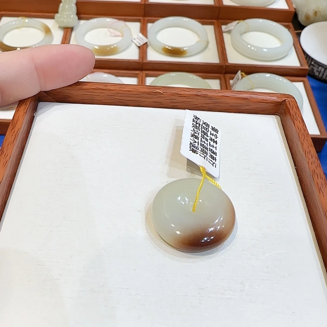 和田玉（糖玉）未镶嵌颈饰