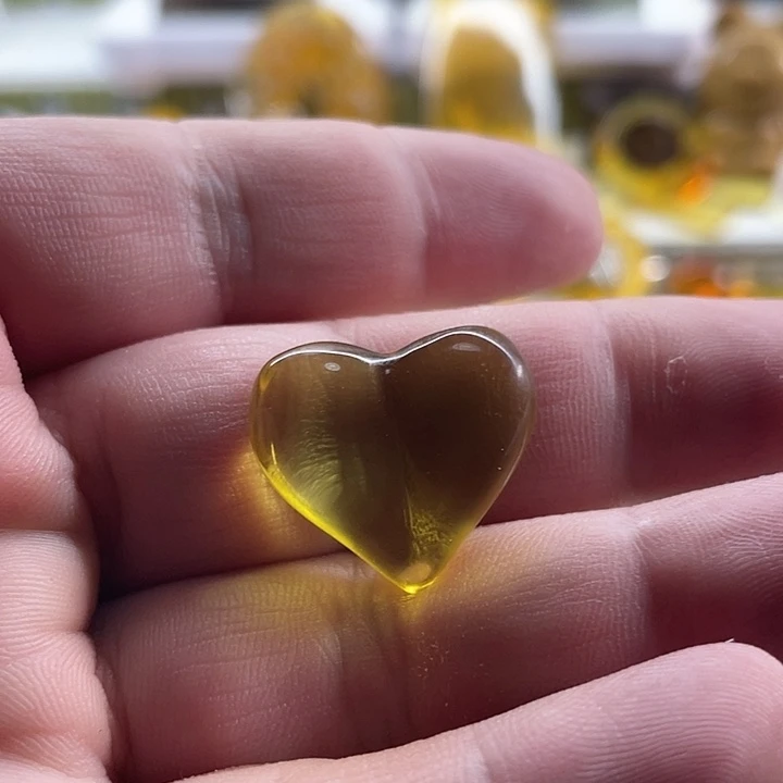 琥珀未镶嵌裸石桃心