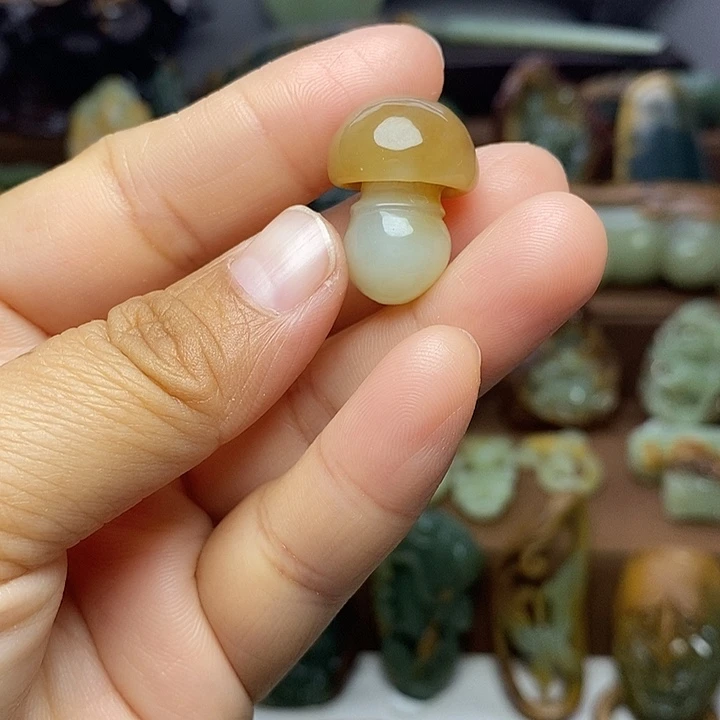 岫岩老玉（透闪石质玉）未镶嵌颈饰