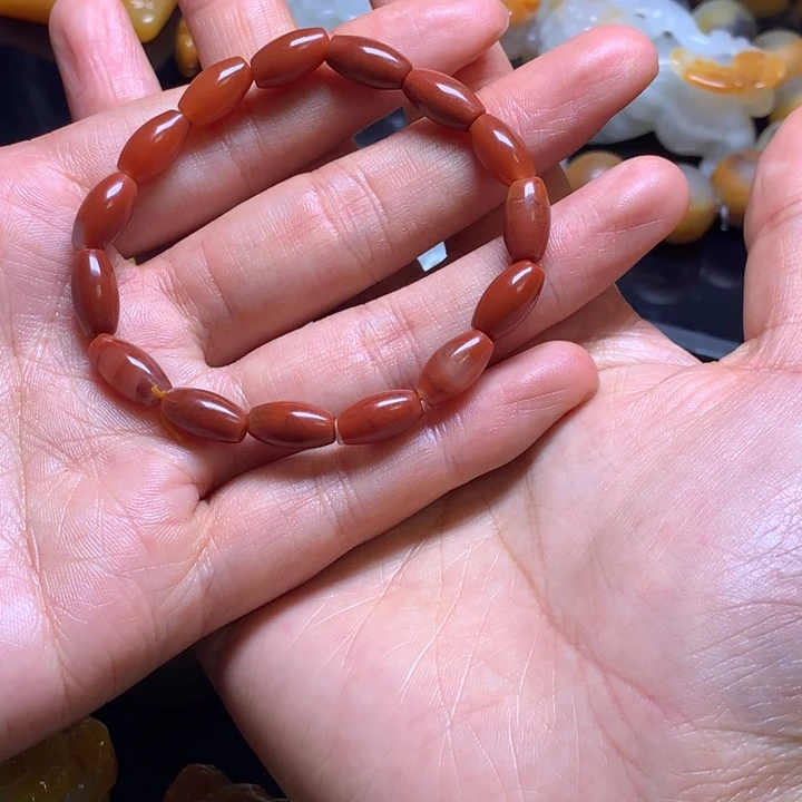 石英质玉（黄龙玉）未镶嵌颈饰