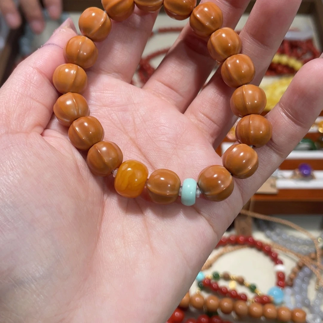 蜜蜡珠宝奇石未镶嵌