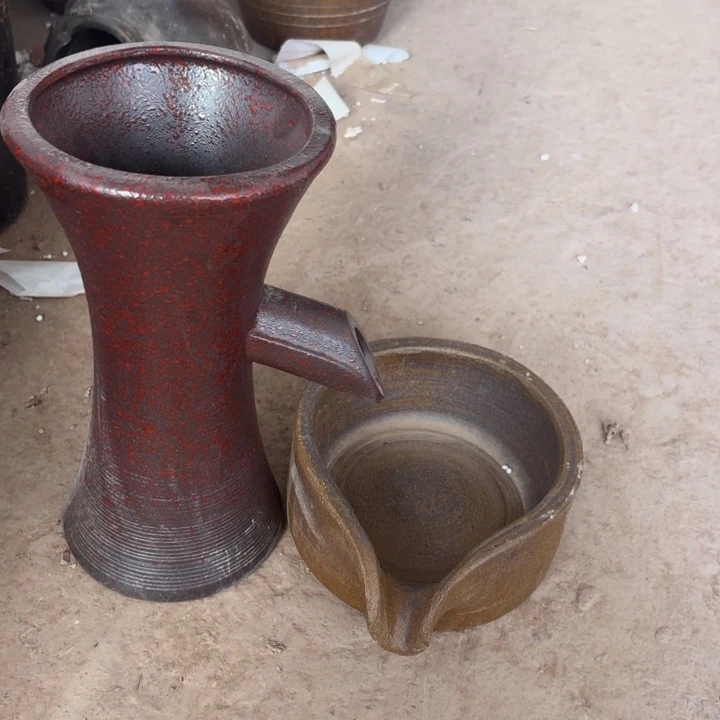 紫砂花盆口径13/25。16/7进水口1.5厘米