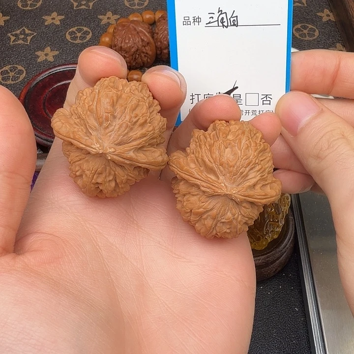 兔***阁文玩核桃吊坠三角42