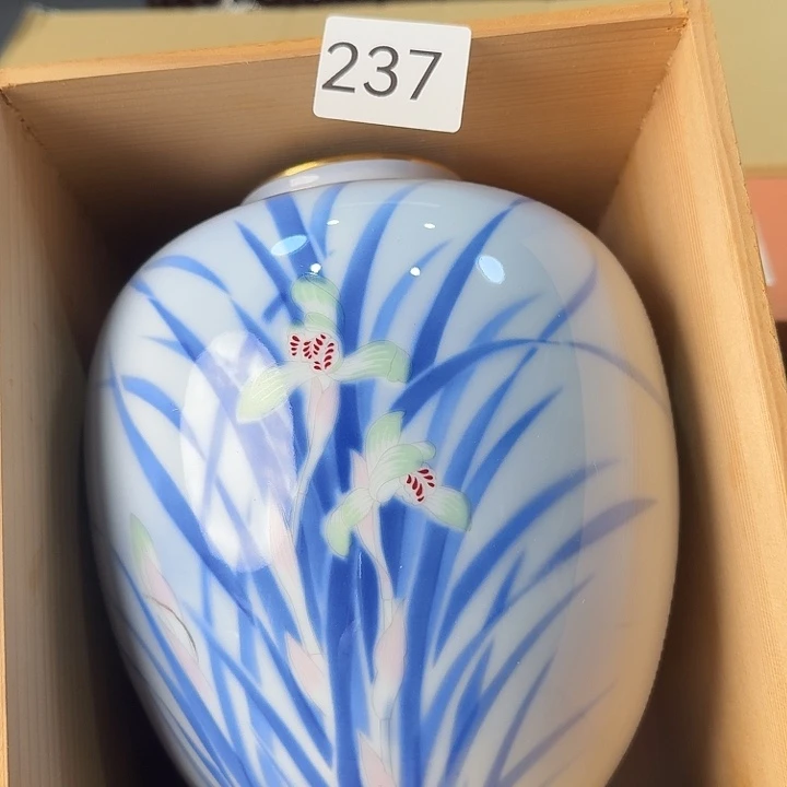 瓷片很好看的花瓶