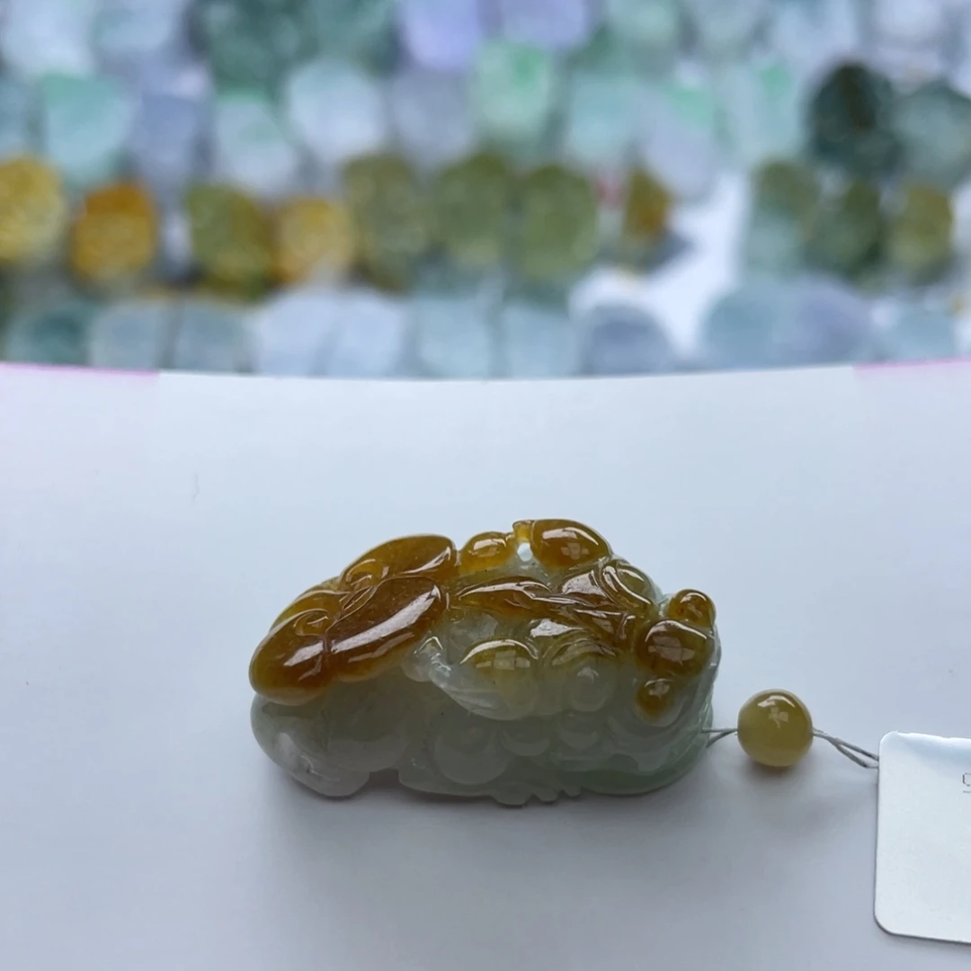 翡翠颈饰未镶嵌貔貅