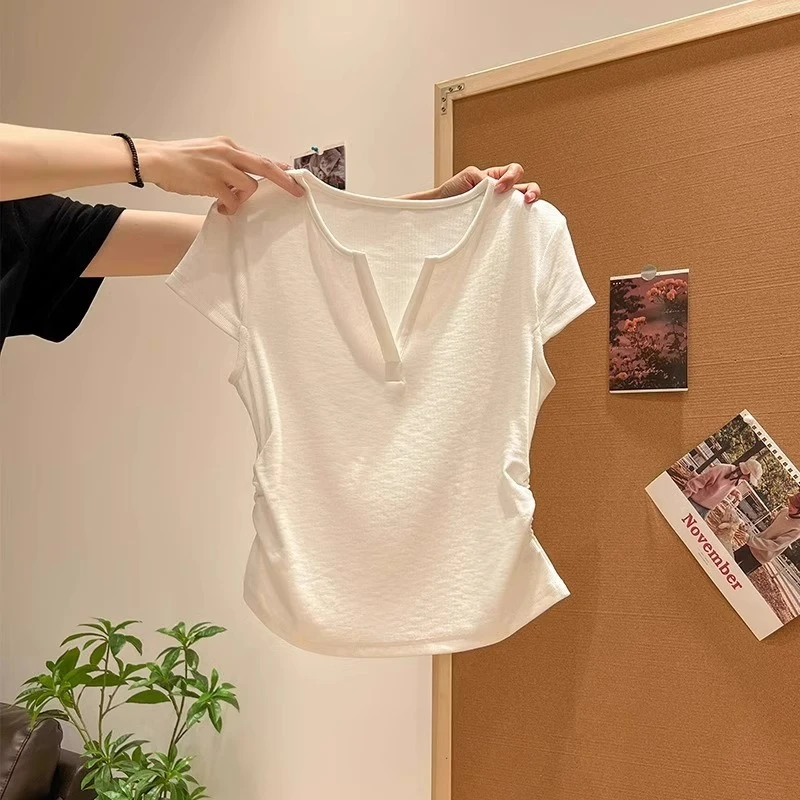纯欲白色正肩短袖t恤女夏季2025新款小飞袖褶皱修身短款v领上衣潮