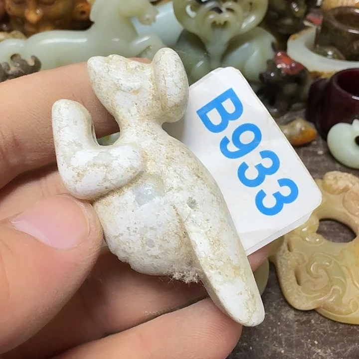透闪石-蛇纹石玉未镶嵌颈饰