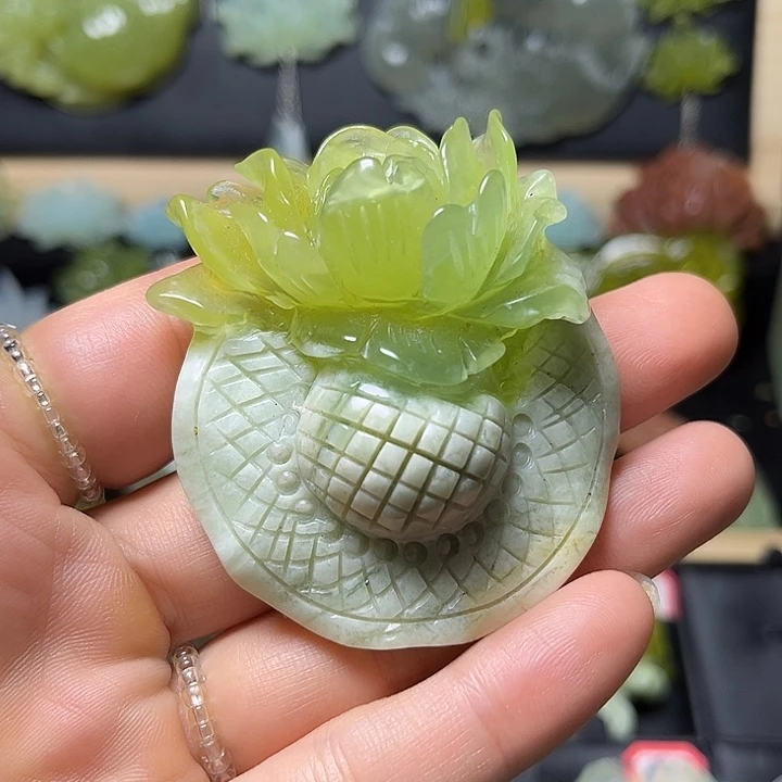 未镶嵌蛇纹石玉颈饰