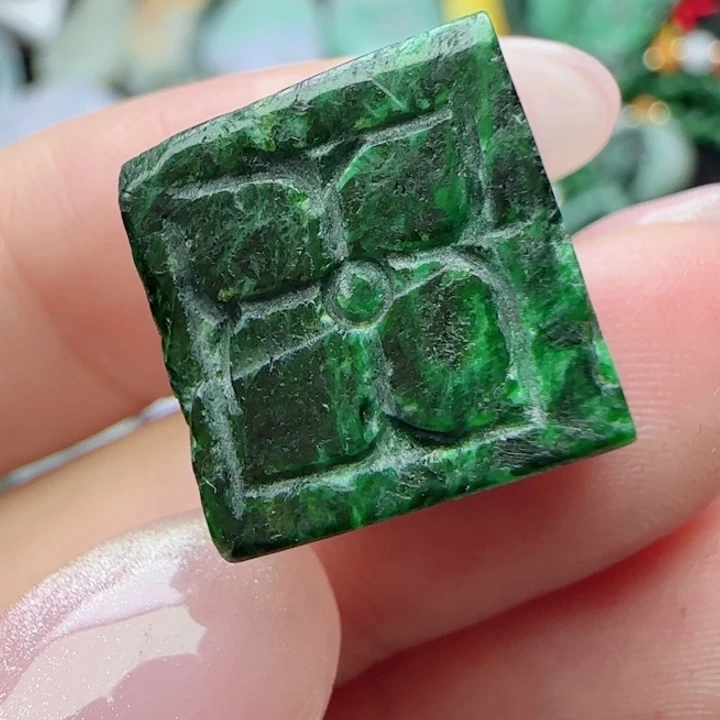 翡翠未镶嵌颈饰天然A货49