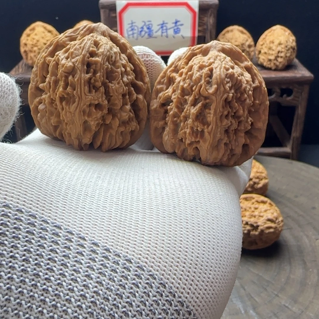 文玩核桃吊坠45奥迪三角炮弹