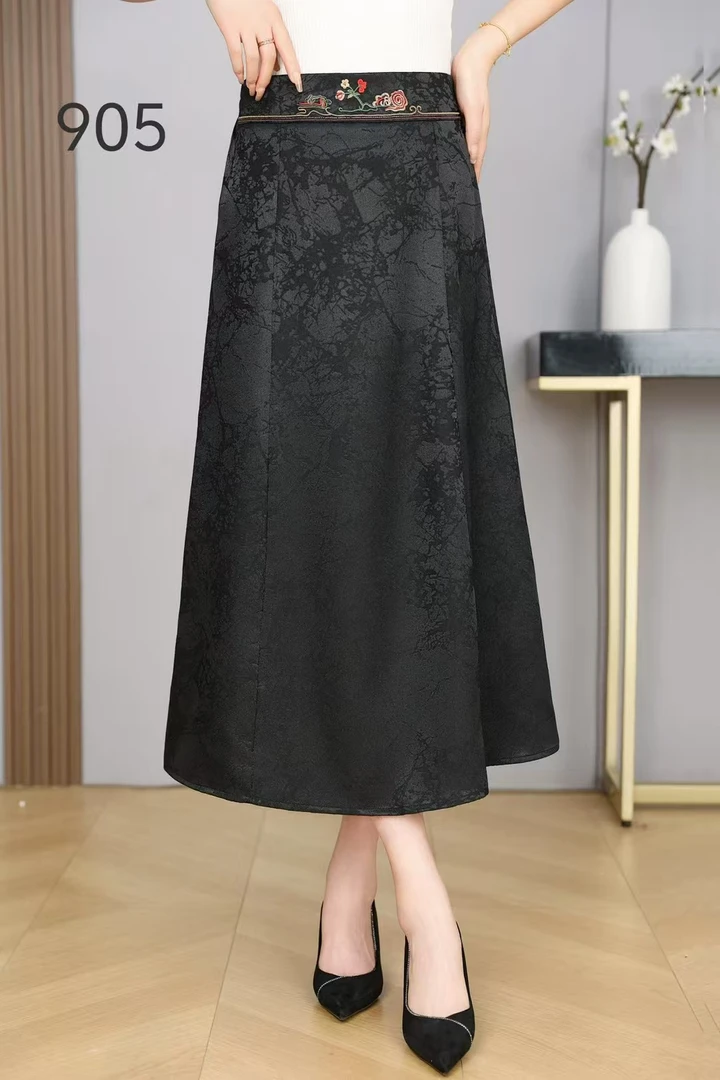 提花刺绣半身裙时尚百搭简约设计温婉大方短裙春夏穿搭