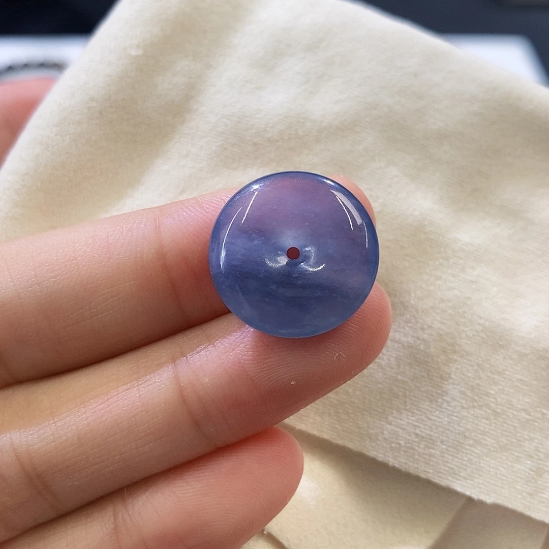 翡翠未镶嵌颈饰平安扣