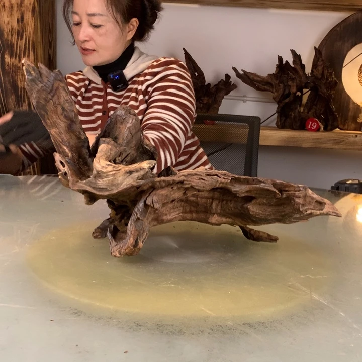 易***哲天然的云南紫柚木会黄水