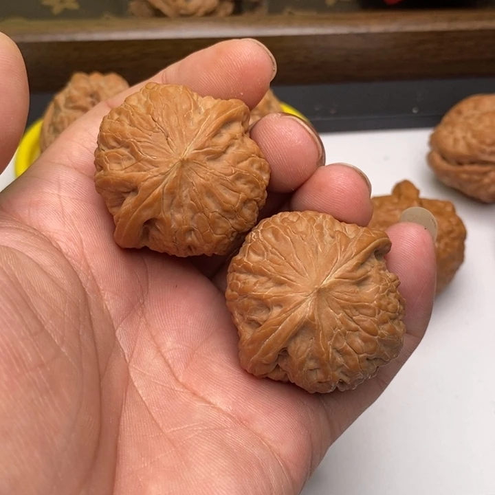 L***L手串/手链核桃铁锤妹妹狮子头40尺有黄