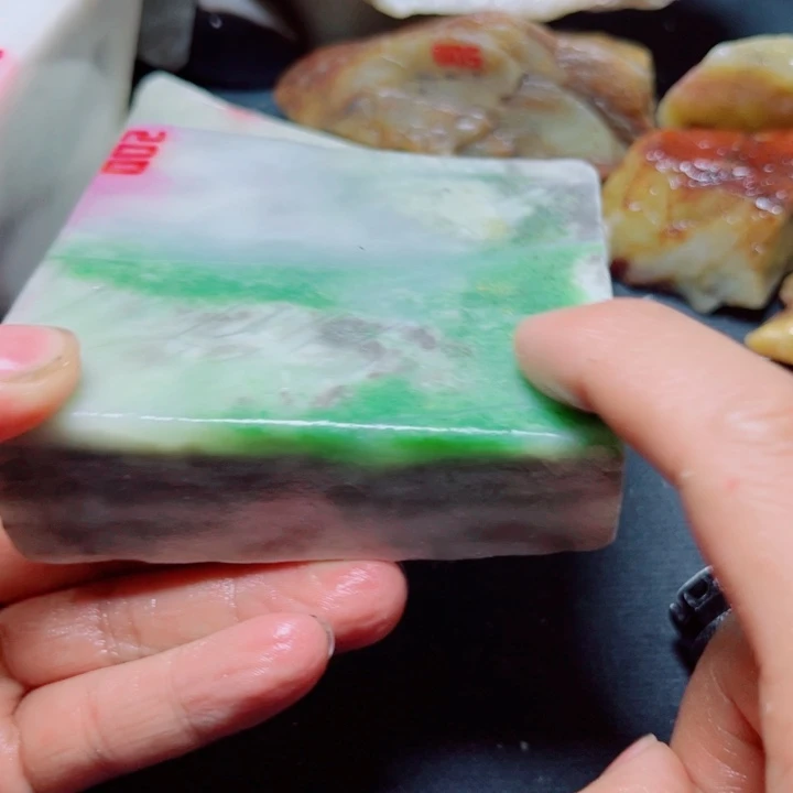 乘***鸿和田玉未镶嵌珠宝奇石