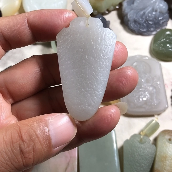 颈饰未镶嵌和田玉