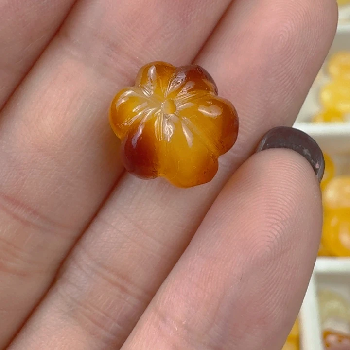 蜜蜡未镶嵌珠宝奇石全品 11.9×9.4mm