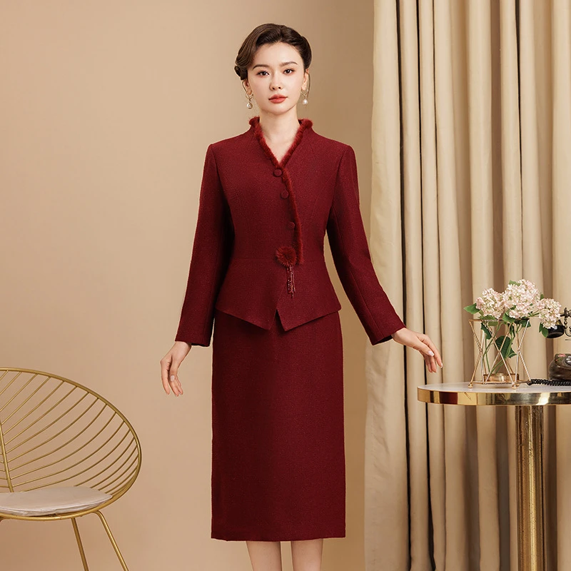 高端婚宴礼服2025冬季旗袍加厚保暖妈妈装改良旗袍假两件套连衣裙