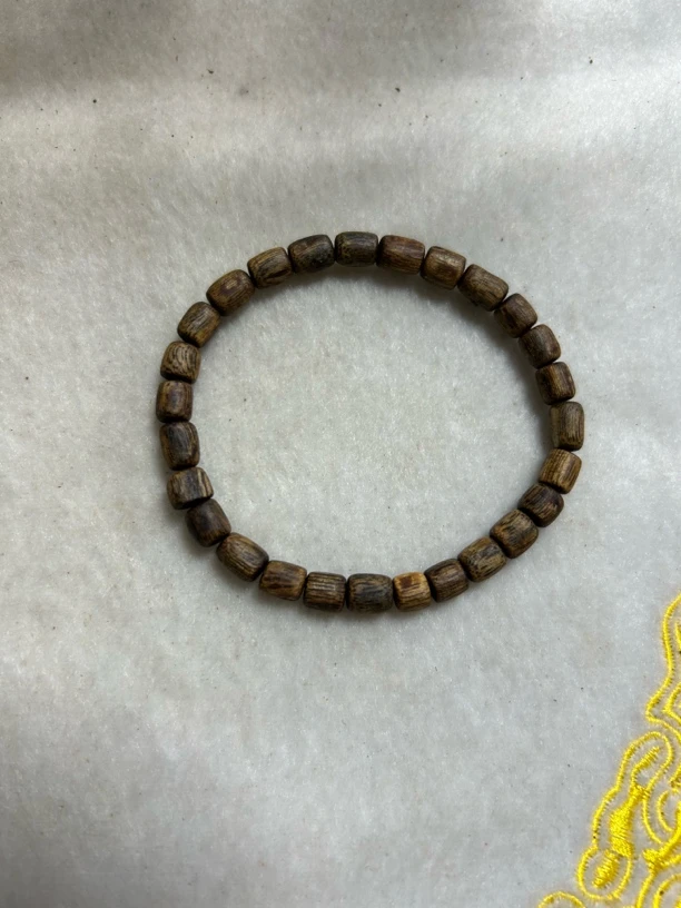 沉香沉香绿奇楠单圈随形桶珠3克+多样性发一