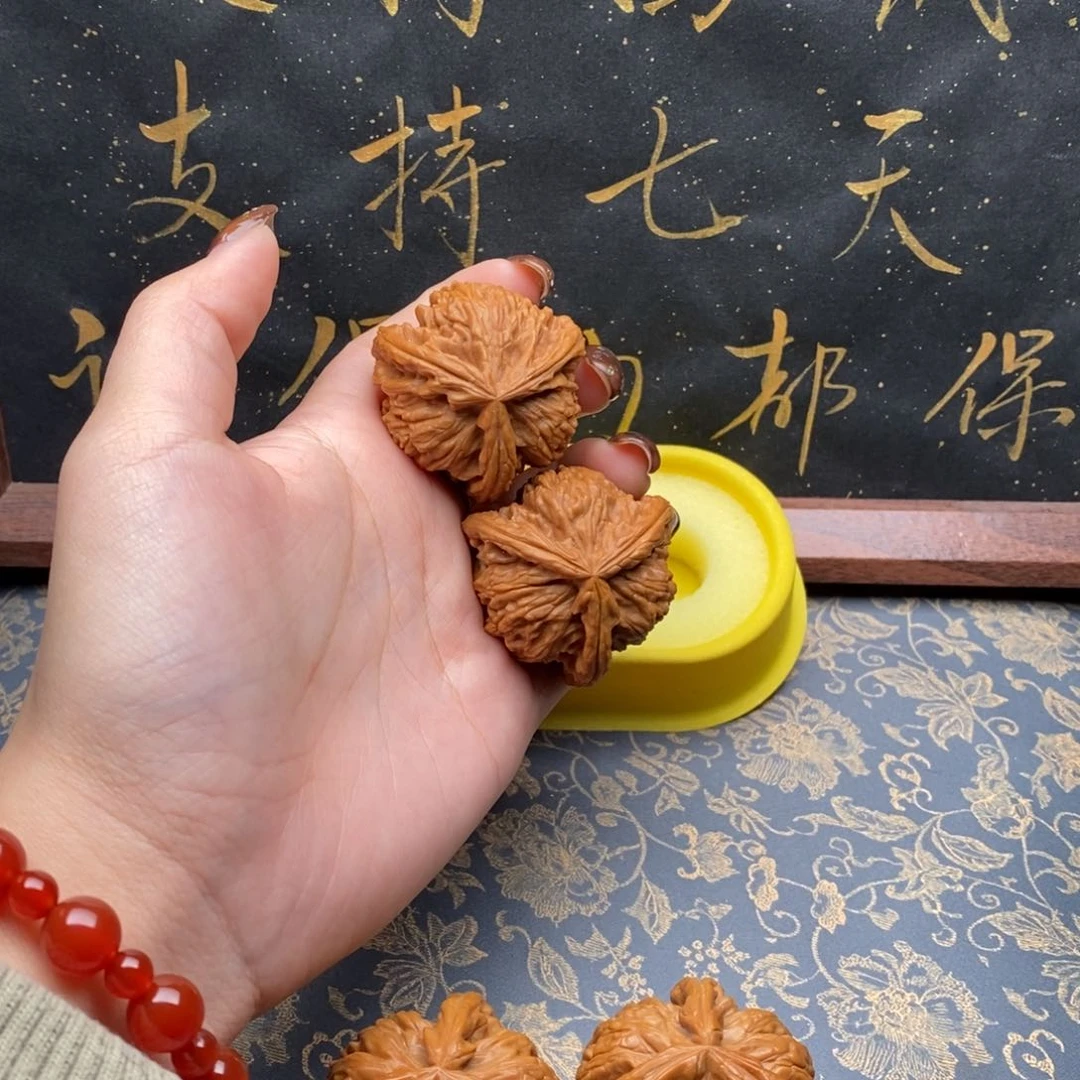 吊坠文玩核桃风*了白狮子