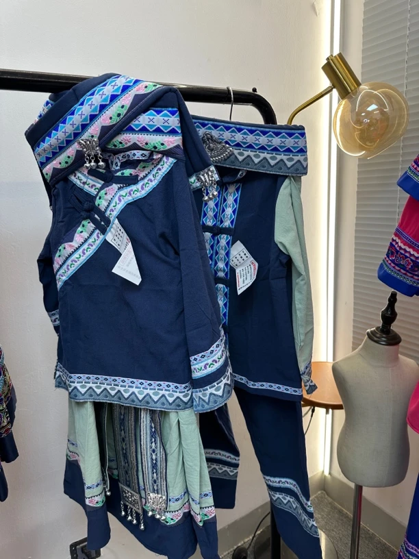 BM百鸟苗艺三月三民族儿童服饰大童