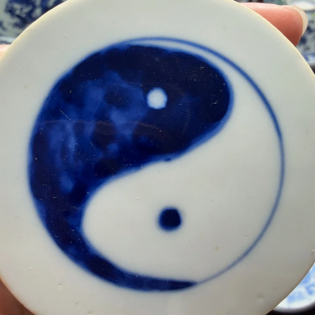 陶摆件青花瓷片一个