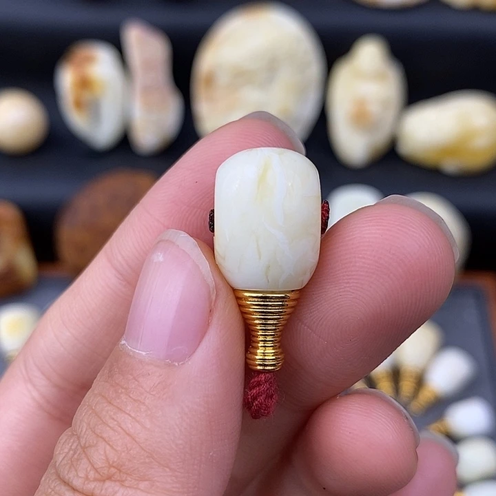 琥珀未镶嵌裸石11三通c527