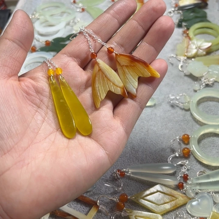 蛇纹石玉耳饰未镶嵌