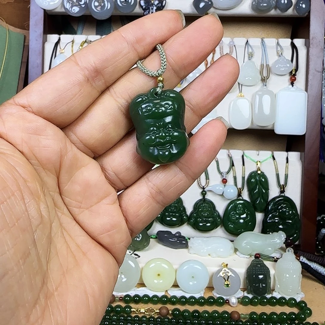 和田玉未镶嵌颈饰