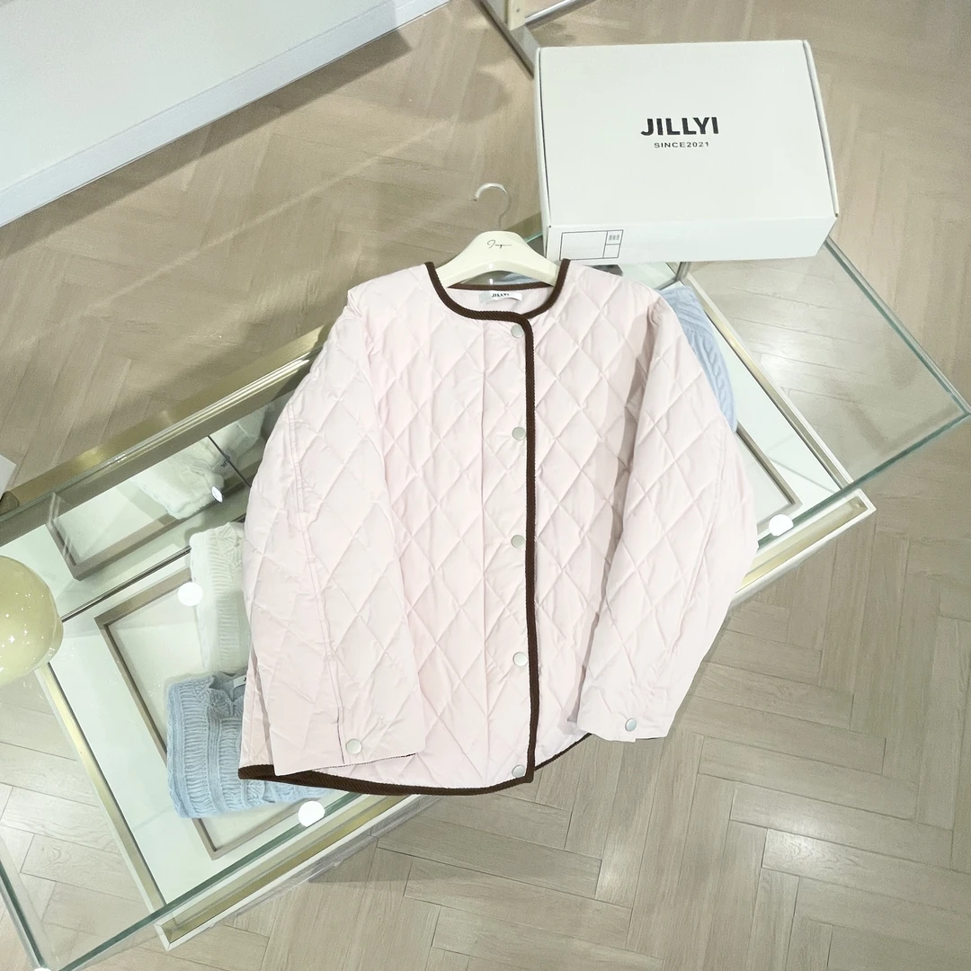 JILLYI【樱花纪元】淡粉色圆领菱格羽绒服秋冬季保暖简约百搭