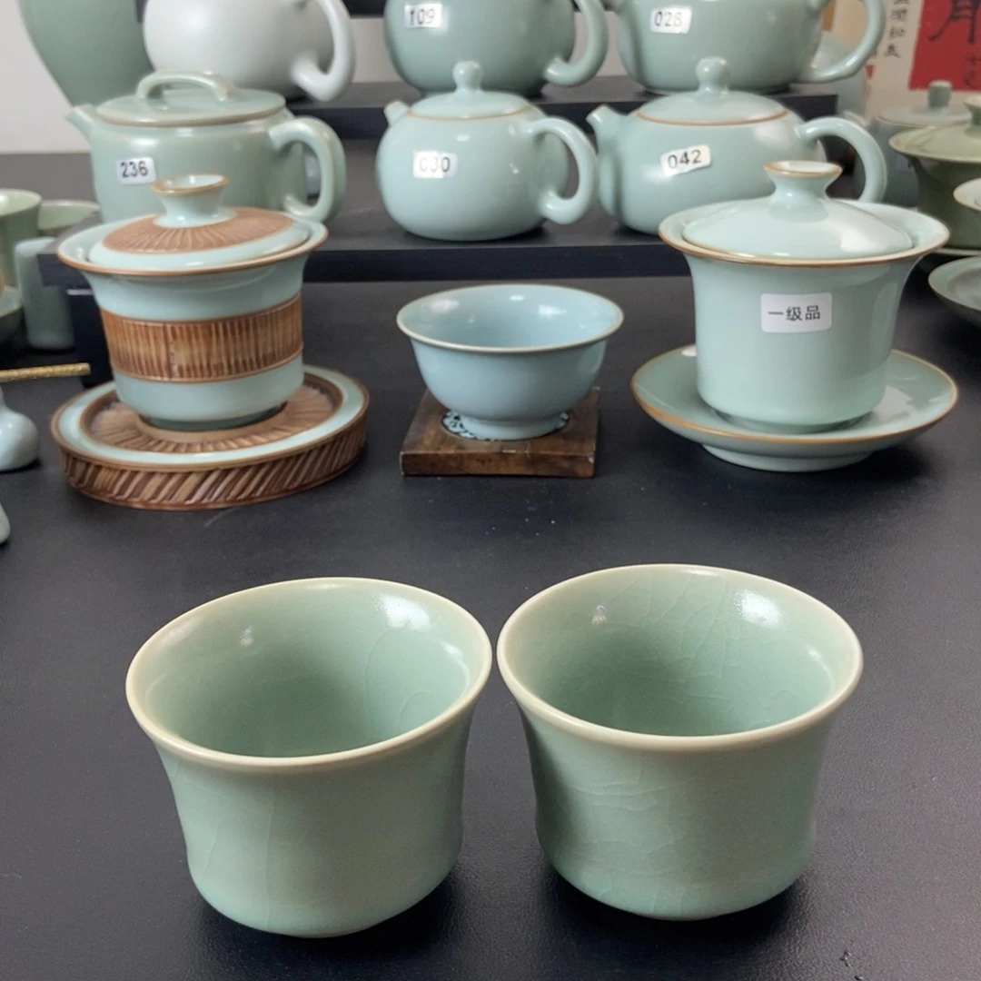 微瑕仿古釉马蹄杯子2只