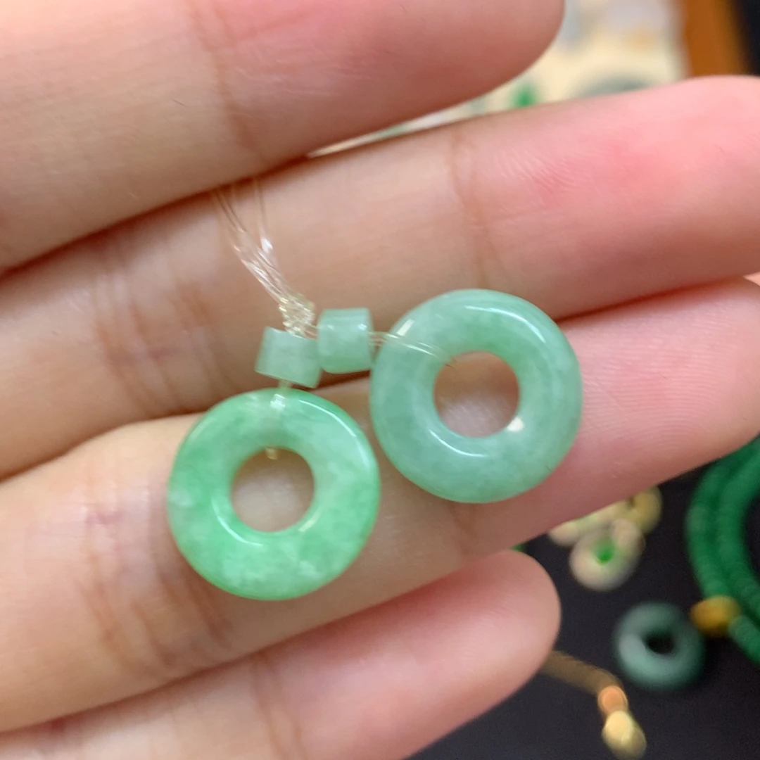 翡翠未镶嵌吊坠(不含链)有纹裂