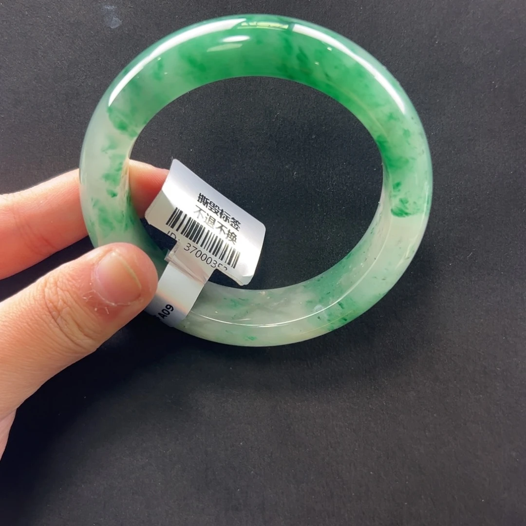 石英质玉未镶嵌手镯+小涵59.5