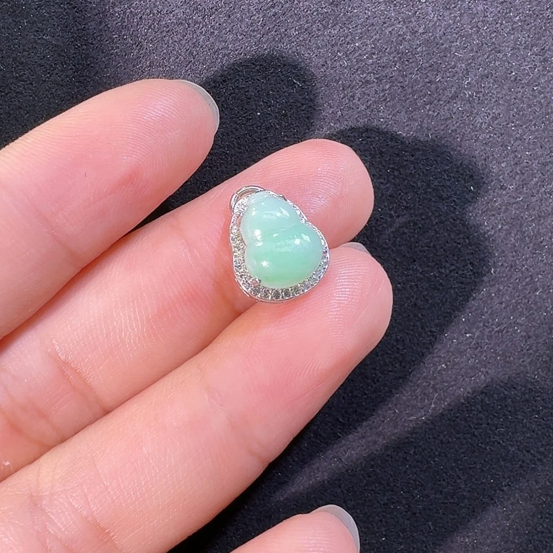 翡翠银S925镶嵌吊坠(不含链)甜**壮葫芦