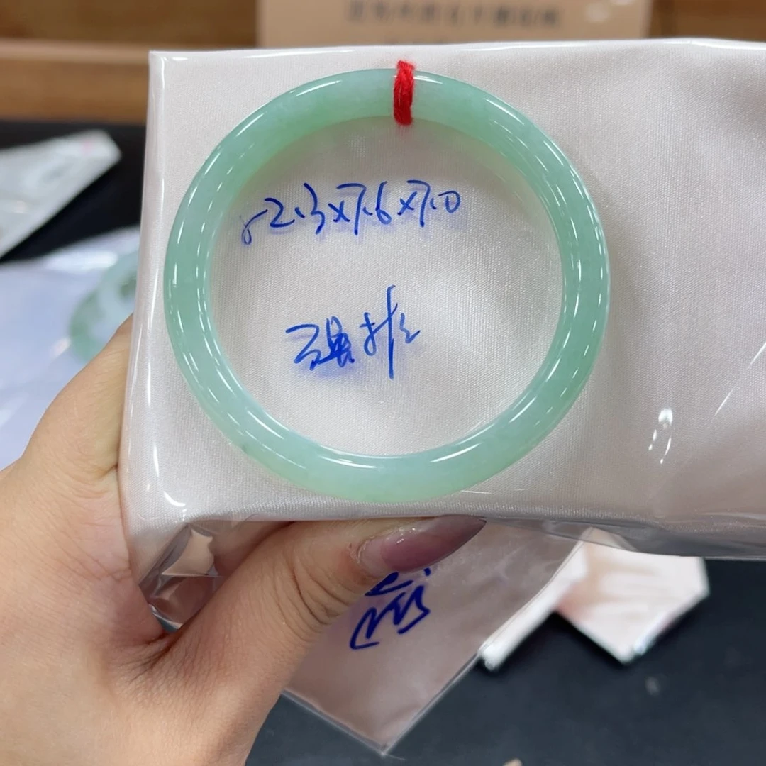 未镶嵌手镯翡翠翡翠