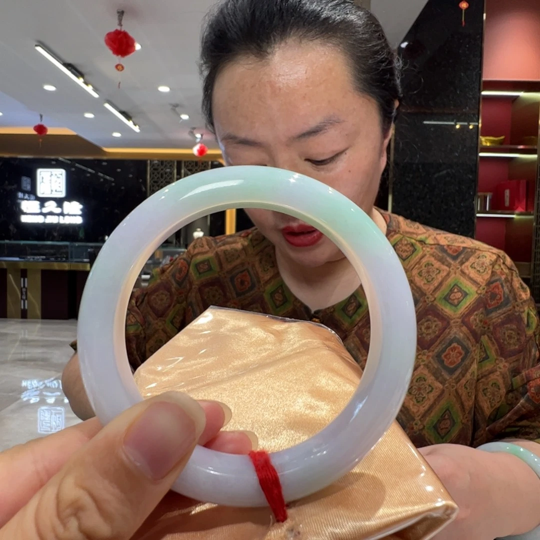 嘉***a未镶嵌手镯翡翠春带彩59.5