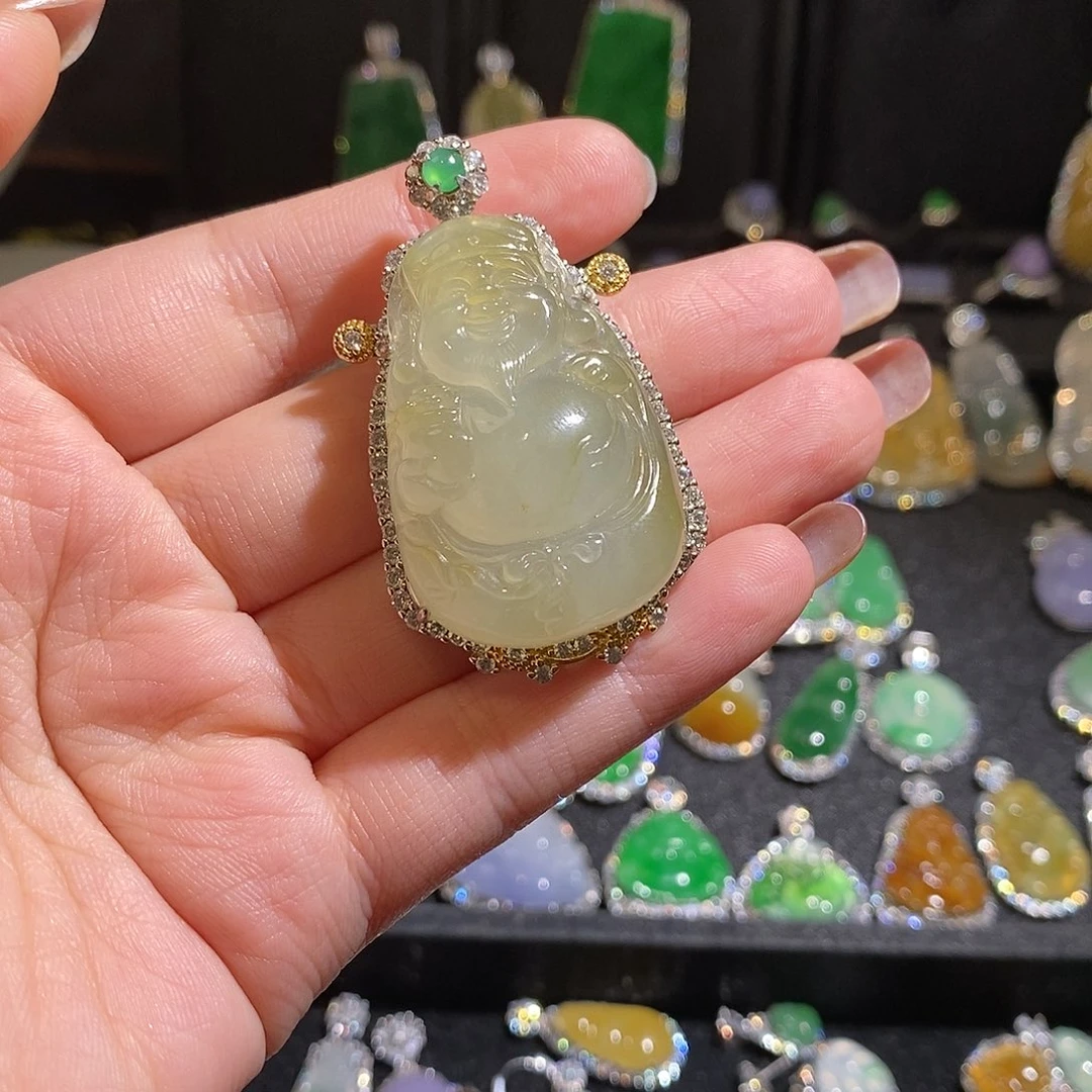 颈饰银S925镶嵌翡翠繁*。天然翡翠