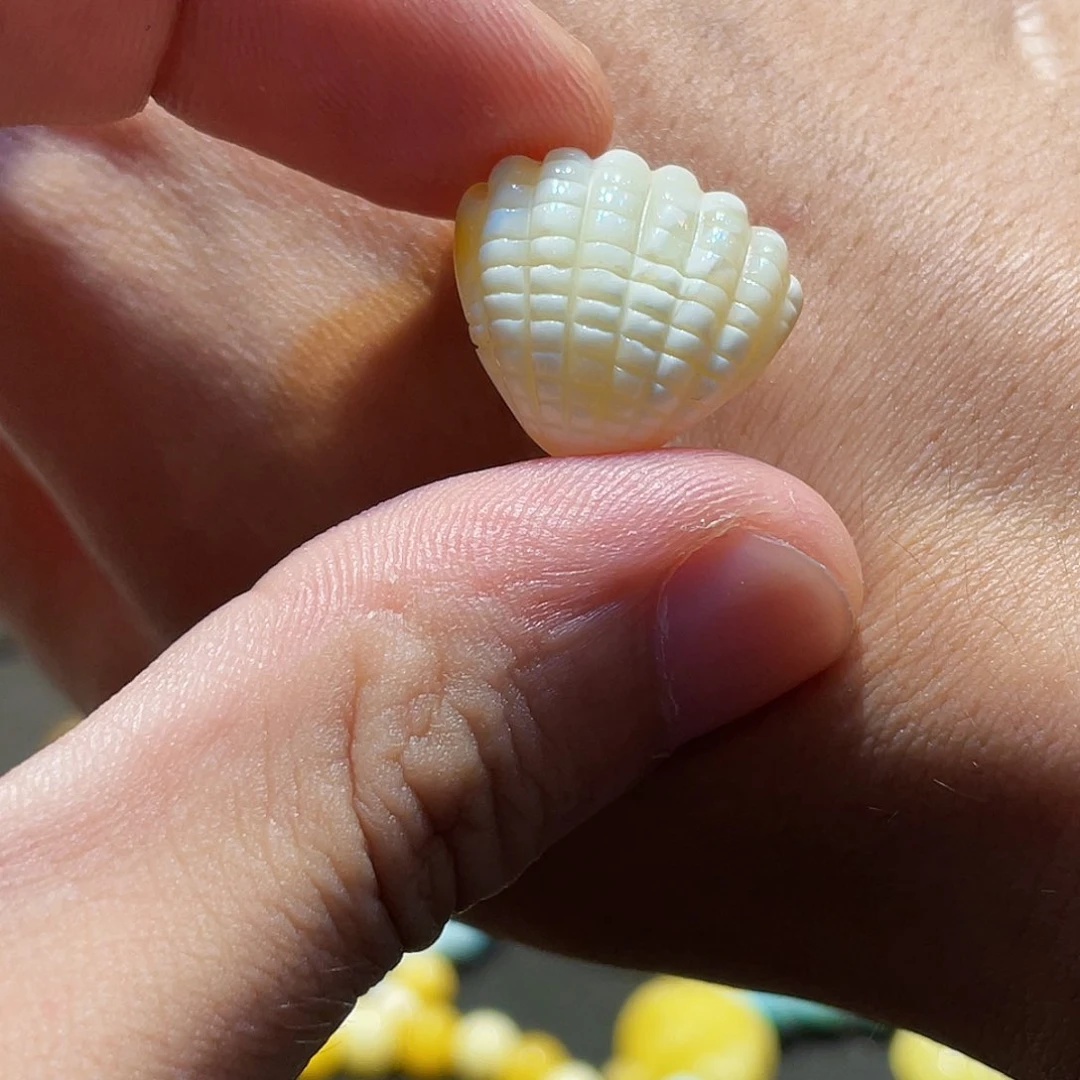 未镶嵌蜜蜡珠宝奇石