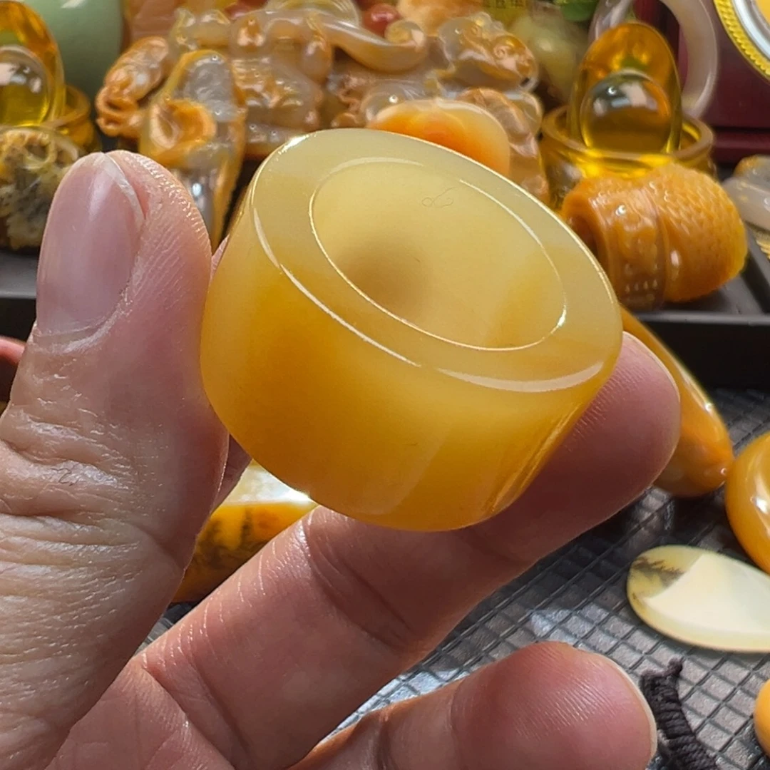 石英质玉未镶嵌颈饰