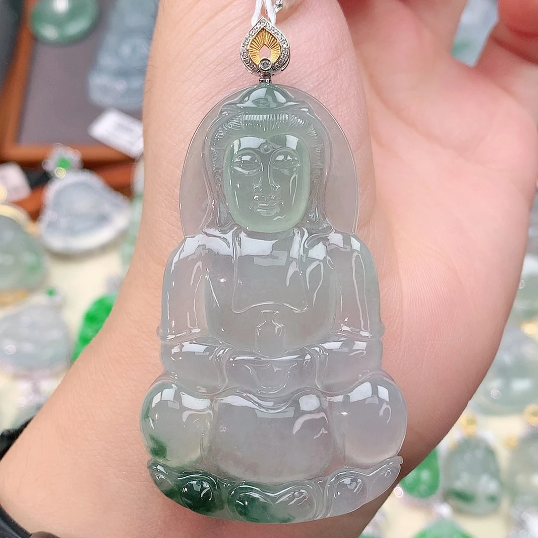 颈饰18K金镶嵌翡翠观音