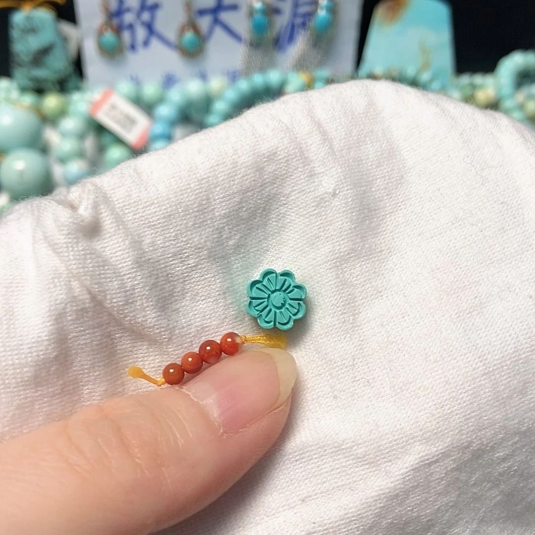 南红玛瑙未镶嵌珠宝奇石