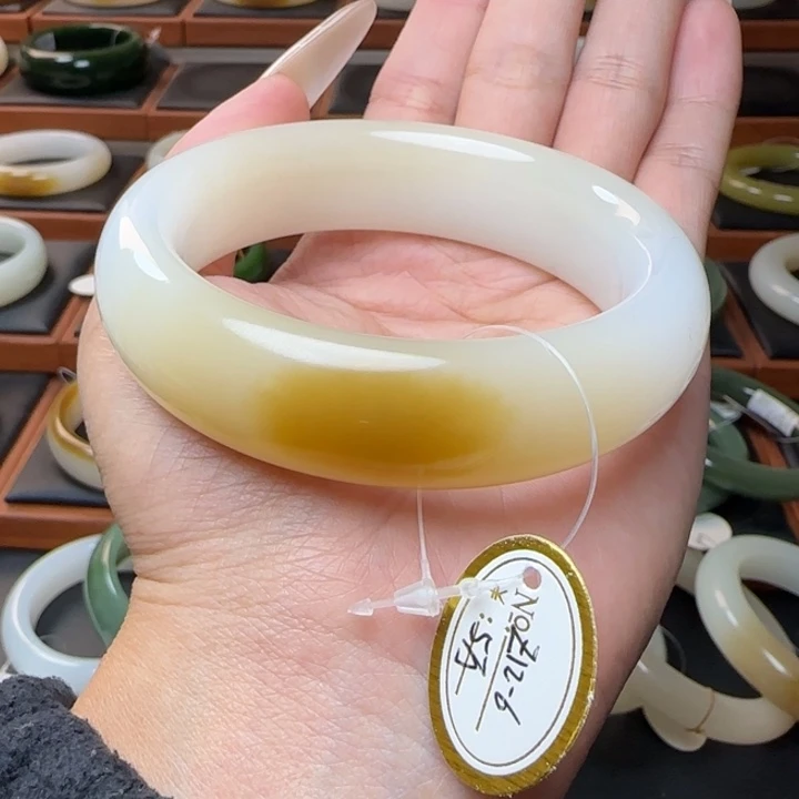 和田玉未镶嵌手镯金糖白57.7